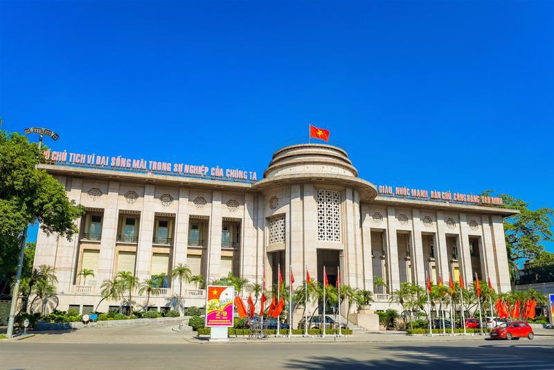 The Government regulates the organization and operation of the Banking sector Inspectorate. Photo of the headquarters of the State Bank of Vietnam: VGP