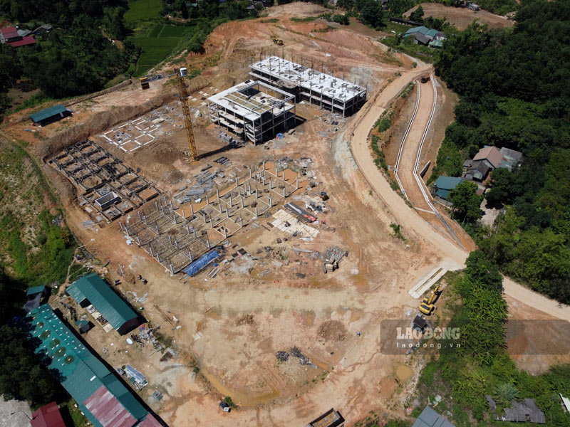 Construction contractor of Cao Bang Provincial General Hospital of Traditional Medicine fined after Lao Dong Newspaper's reflection. Photo: Duy Dung