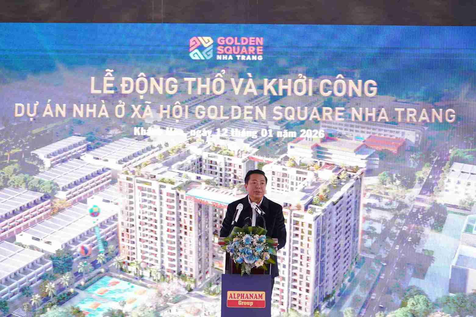 Bo truong Bo Xay dung Tran Hong Minh phat bieu tai le khoi cong. Anh: Huu Long