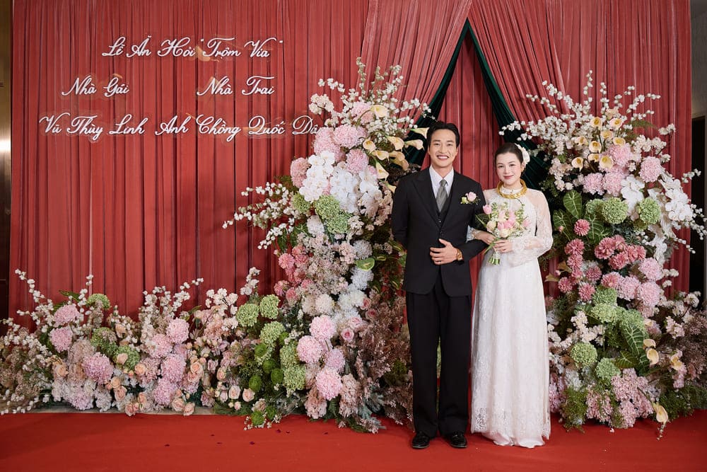 Singer Vu Thuy Linh introduces the "wedding song" with the MV "Tram Vien". Photo: Character provided