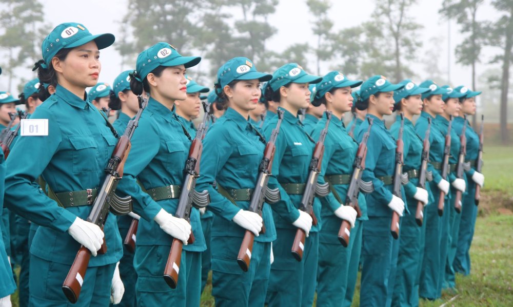 The Ministry of Home Affairs has just issued instructions on salary arrangement for Deputy Commander of the Commune-level Military Command after the merger. Photo: Tran Vuong