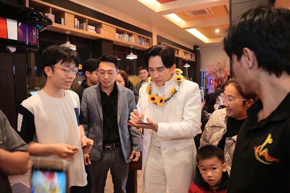 Ca si Dan Truong cho biet, ban than kha ken ca khuc nhung khi nghe giai dieu, ca tu bai hat “Buong” da it nhieu co mot su dong cam, vi the anh nhanh chong nhan loi the hien. Anh: Nhan vat cung cap