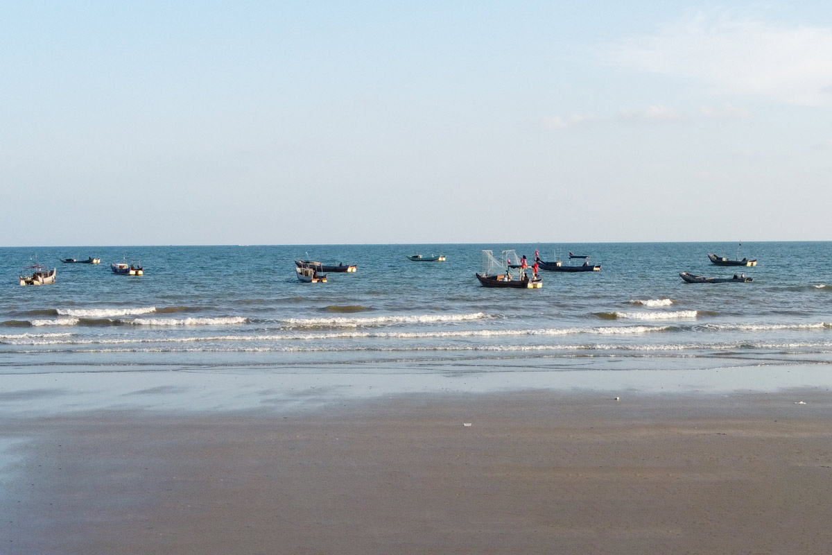 Tra Co beach, Quang Ninh province, the area where the victims had a labor accident. Photo: Dieu Hoang