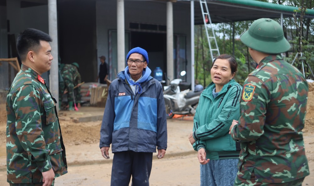 Receiving new houses from the Quang Trung Campaign, people lose sleep because they are too happy. Photo: Hong Quan