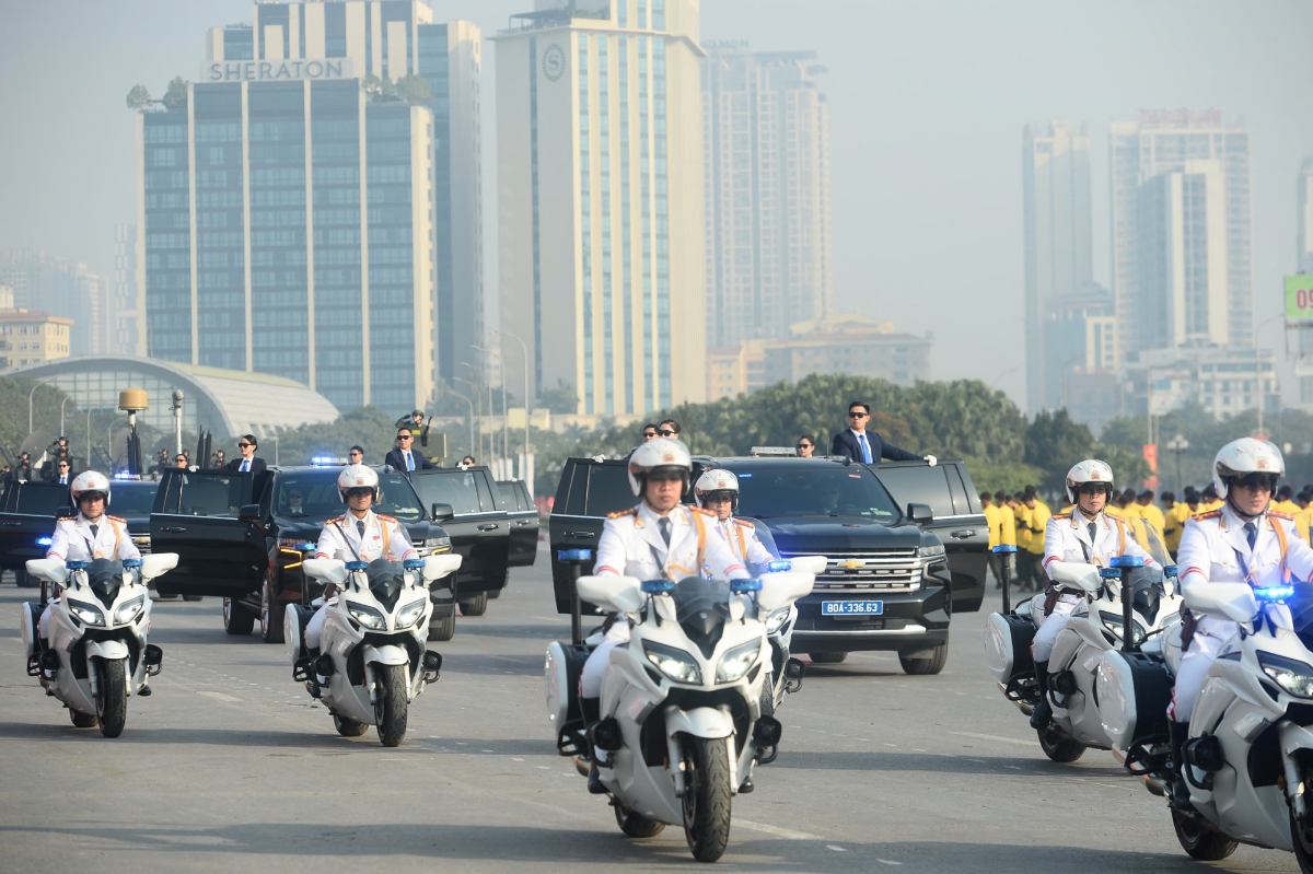 Hon 1.000 can bo, chien si thuoc cac luc luong Bo Cong an, Cong an TP Ha Noi dien tap bao dam an ninh, trat tu Dai hoi dai bieu toan quoc lan thu XIV cua Dang, sang 10.1. Anh: To The  