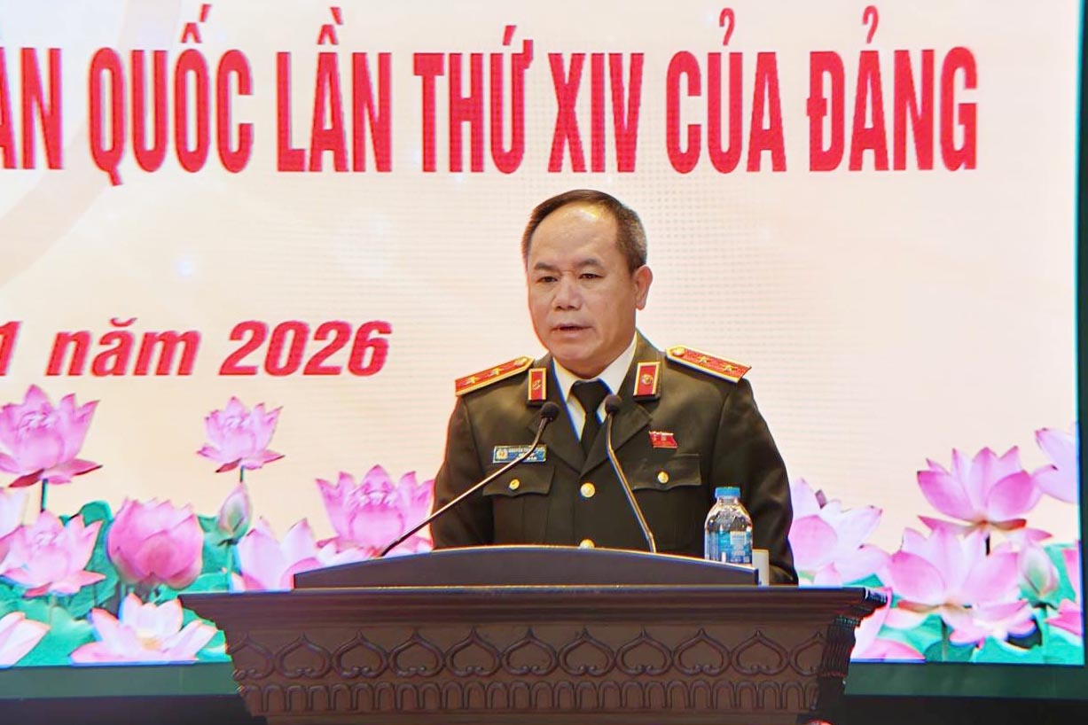 Lieutenant General Nguyen Thanh Tung - Director of Hanoi City Police - delivered a concluding speech and directed the conference. Photo: Hanoi Police