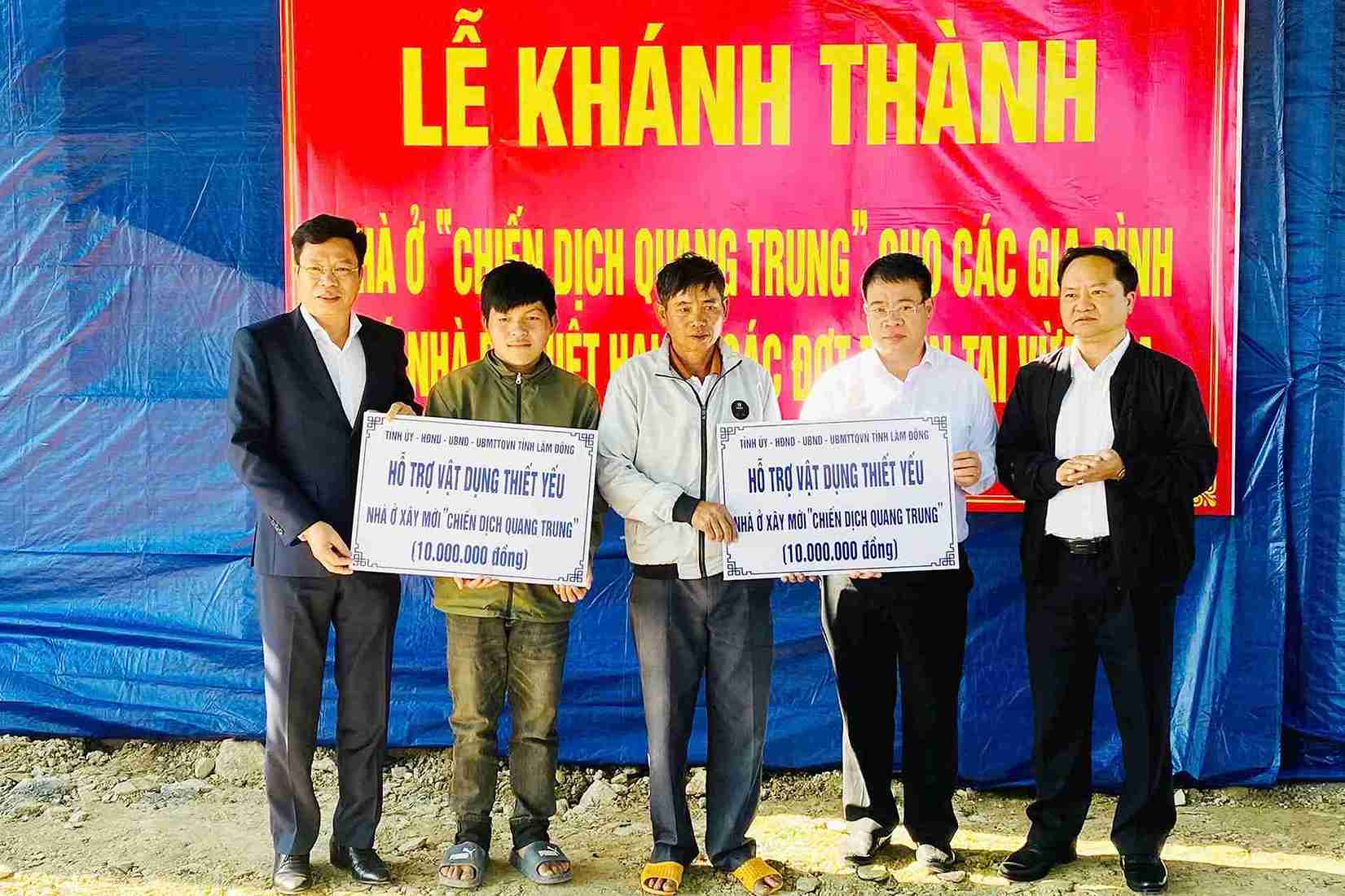 Cac ho dan duoc xay nha moi tai xa Nam Da nhan nguon ho tro. Anh: Phuc Khanh 