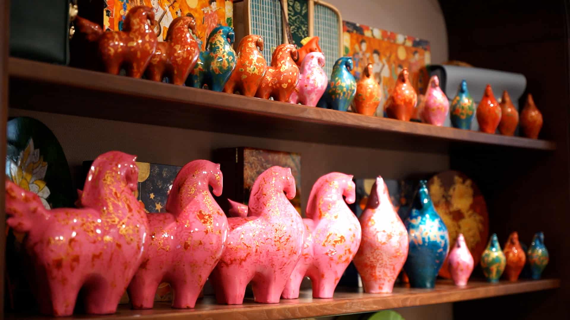 De hoan thien mot tac pham son mai, nghe nhan can tu 1 den 2 thang, tuy theo do phuc tap. Anh: Trang Anh