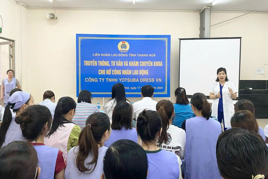 Thanh Hoa Trade Union strengthens communication, counseling and health care to protect the rights of female workers. Photo: Quach Du