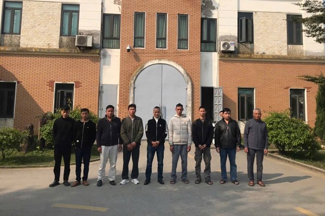 Công an xã ở Phú Thọ bắt quả tang 9 đối tượng chơi "liêng" ăn tiền