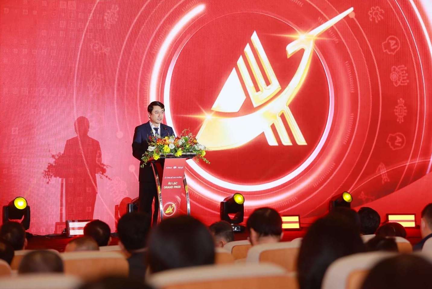 Thu truong Bo Ngoai giao Le Anh Tuan phat bieu tai buoi le. Anh: Ban to chuc