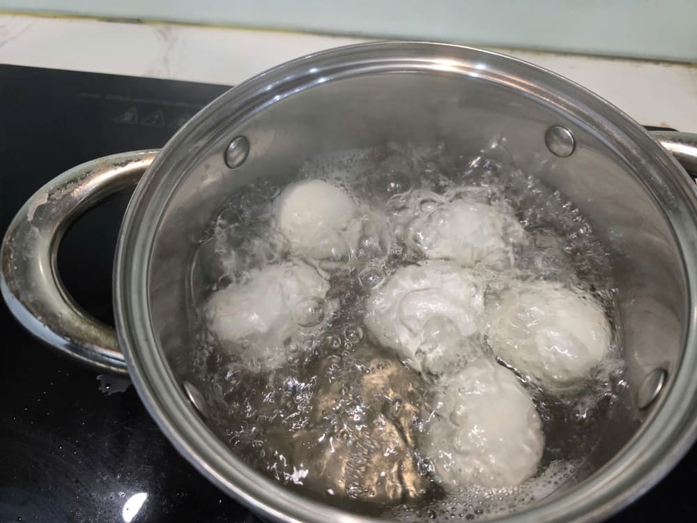 Housewives, please apply a few tips for boiling balut eggs to ensure delicious and nutritious taste. Photo: Tuan Dat