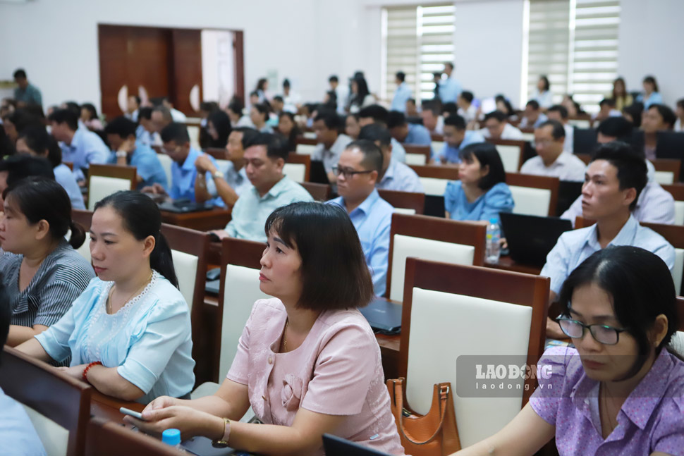 Cadres, civil servants, and public employees of Gia Lai province are trained and improve their professional qualifications to serve the operation of the 2-level local government model. Photo: Hoai Phuong