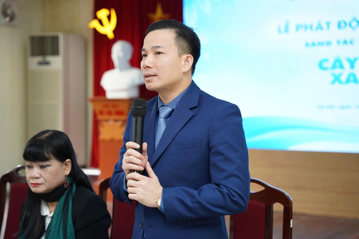 Ong Nguyen Anh Dung, Nha sang lap va dieu hanh BOOKAS phat bieu tai le phat dong. Anh Ha Anh