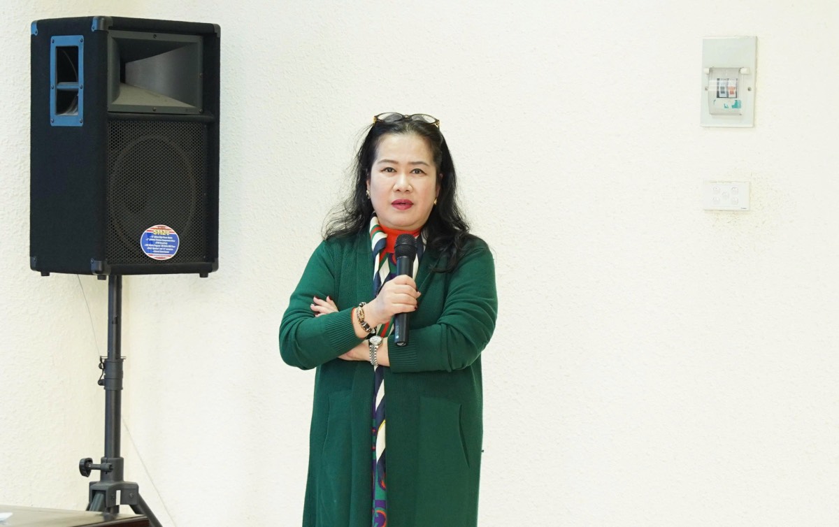 Nha van Nguyen Thi Thu Hue phat bieu tai le phat dong. Anh Ha Anh