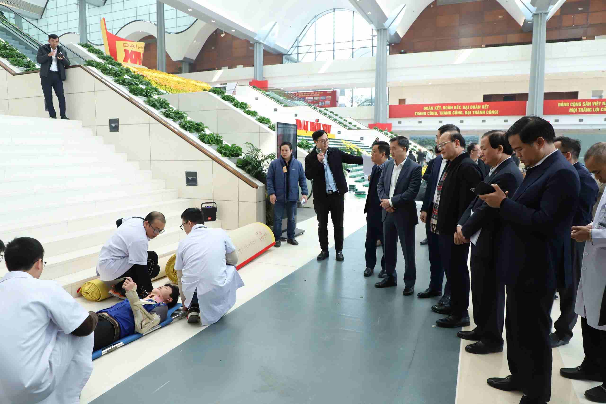 Bo Y te to chuc dien tap quy mo lon nham bao dam cong tac y te phuc vu Dai hoi Dai bieu toan quoc lan thu XIV cua Dang. Anh: Tran Minh