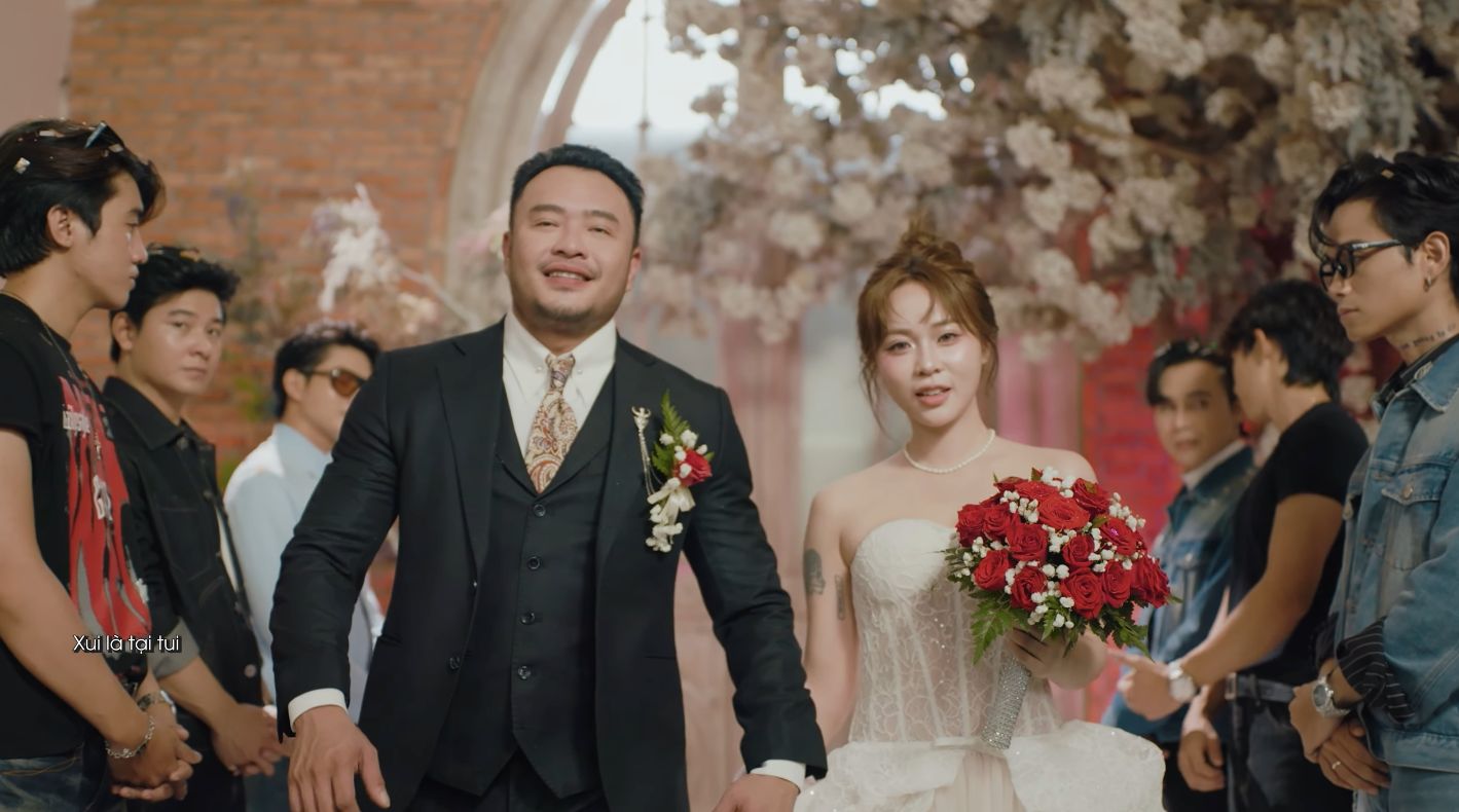 Sister Phien" combines beautiful sister MisThy. Photo: Artist provided.