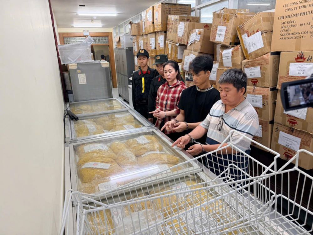 Confession of the facility owner's method of using chemicals to make 800 tons of fresh noodles