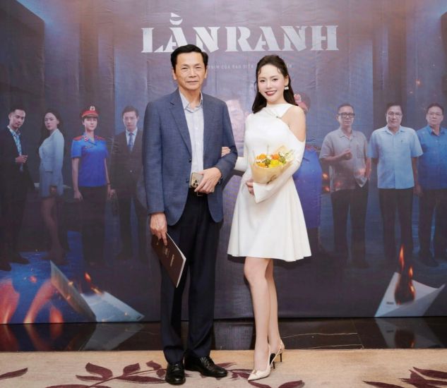 People's Artist Trung Anh and actress Huyen Trang received attention from the audience with their roles in the movie "Lan ranh". Photo: Film producer
