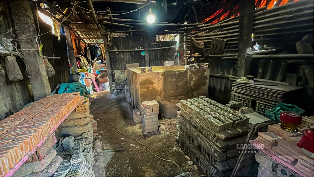 Tuong sau khi duc duoc dem phoi duoi nang cho kho tu nhien. Cong doan nay phu thuoc nhieu vao thoi tiet, dac biet vao mua mua lu, viec san xuat gan nhu phai tam dung.