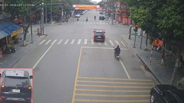 Car owner fined for running a red light. Photo: Hung Yen Traffic Police