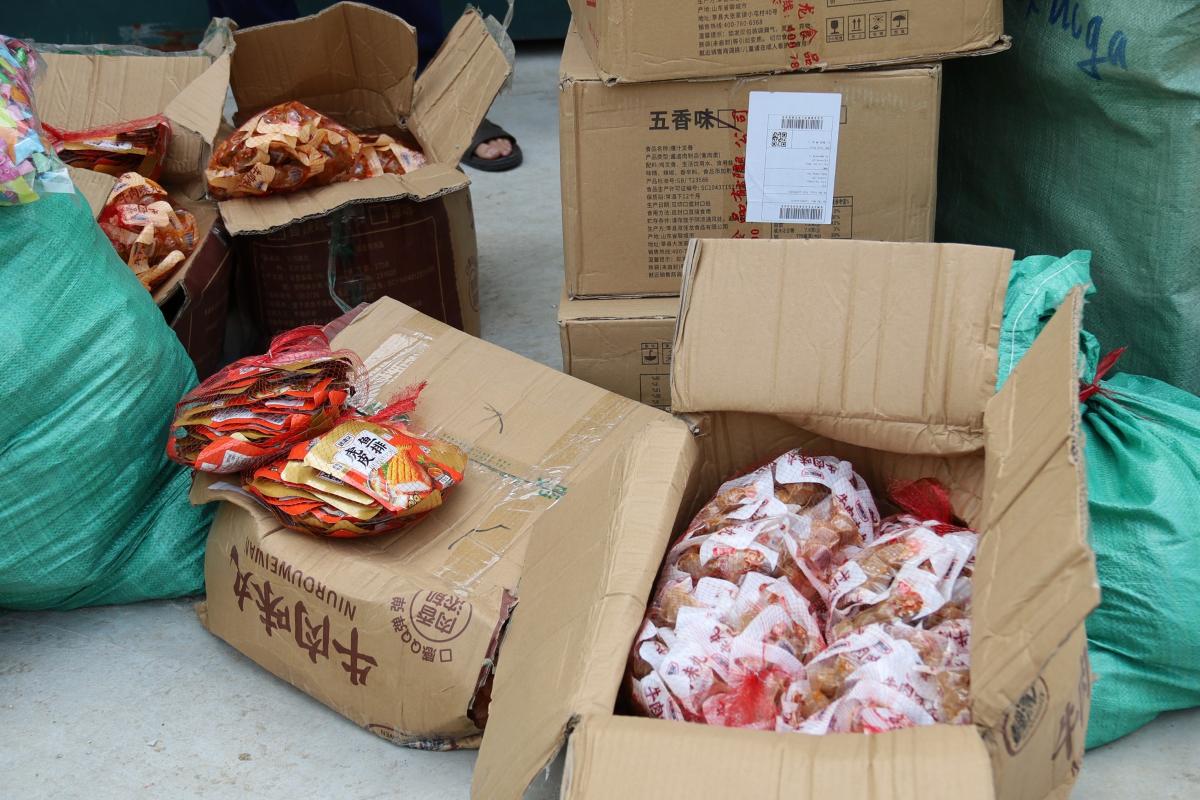 Doi Quan ly thi truong so 11 da ban hanh quyet dinh thu hoi, tieu huy san pham. Ảnh: Truyen thong xa Gia Loc