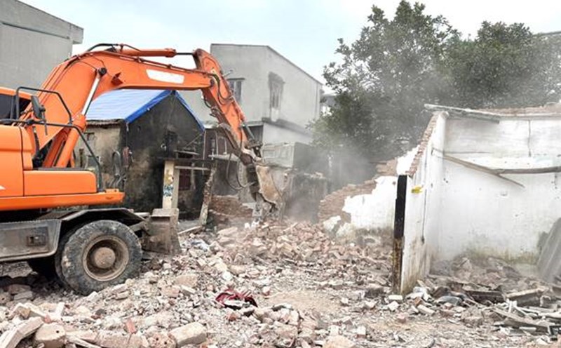 Regulations on complaints about land acquisition decisions and enforcement decisions