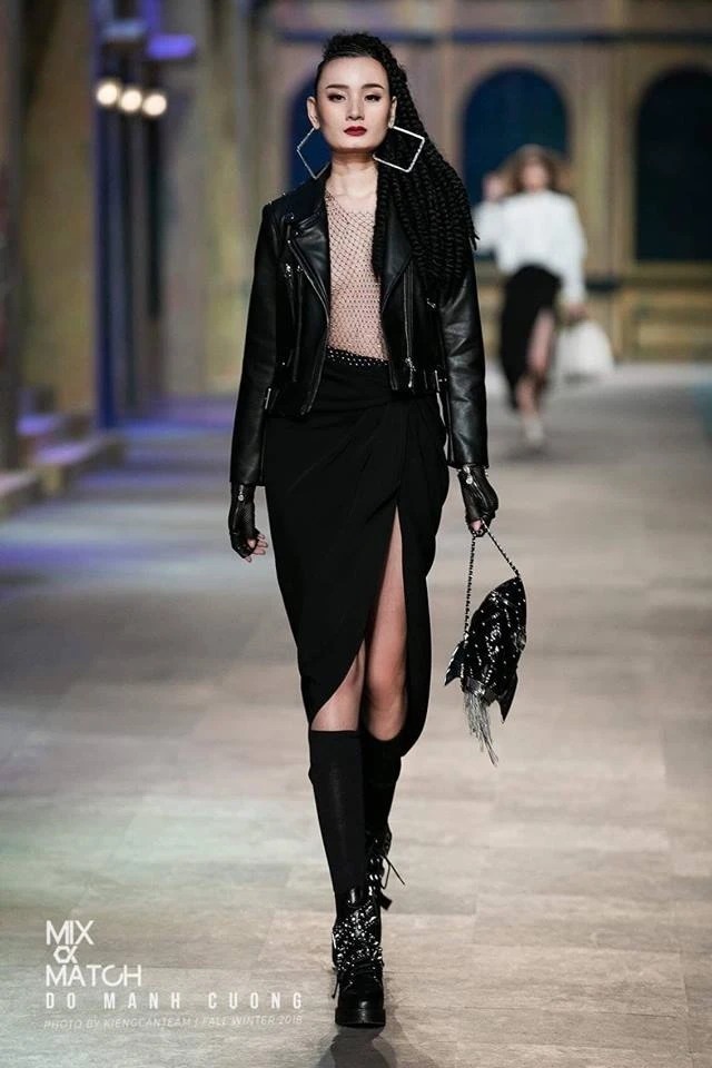 Nguoi mau Le Thuy trong mot show dien thoi trang cua NTK Do Manh Cuong