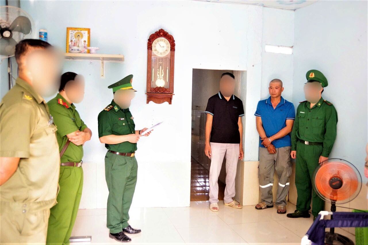 Arresting subjects for illegally possessing drugs