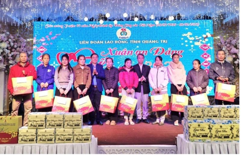 The Provincial Trade Union has had many practical activities to care for workers, thereby arousing an effective labor emulation movement. Photo: Quang Tri Trade Union