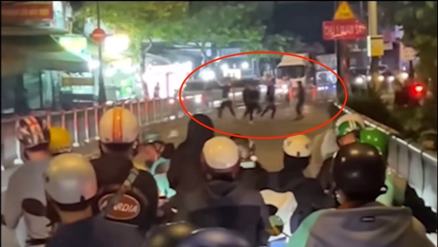 Participan en una pelea en la calle, 19 jovenes son citados por la policia de la ciudad de Ho Chi Minh