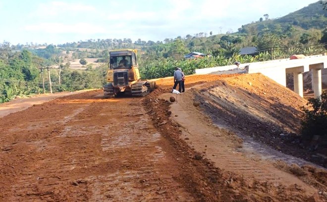 Sau thời gian đình trệ, công trình cầu vượt lũ ở Quảng Trị đang về đích