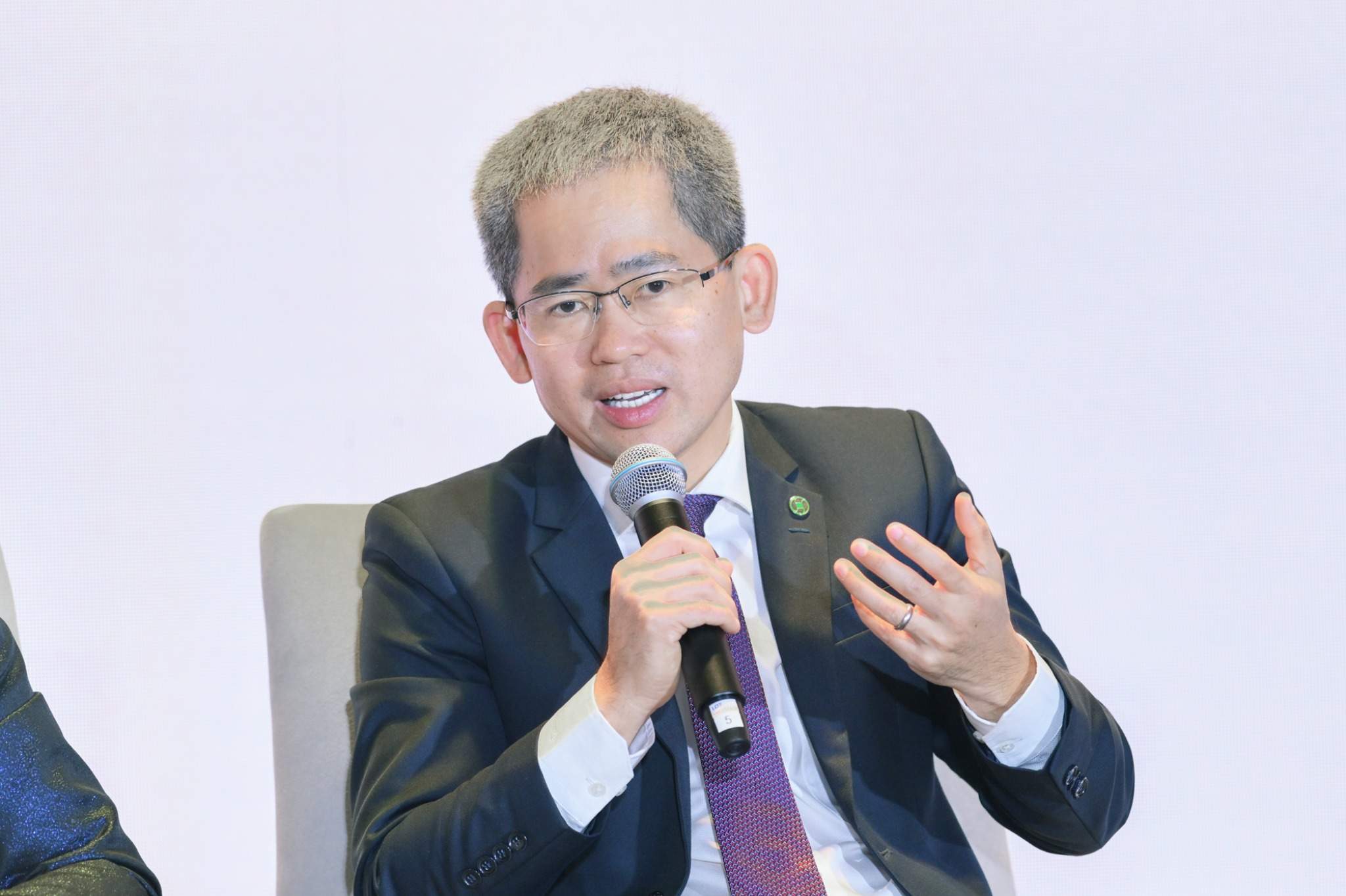 Ong Pham Hong Hai - Tong Giam doc Ngan hang Thuong mai Co phan Phuong Dong (OCB). Anh: Ban To chuc