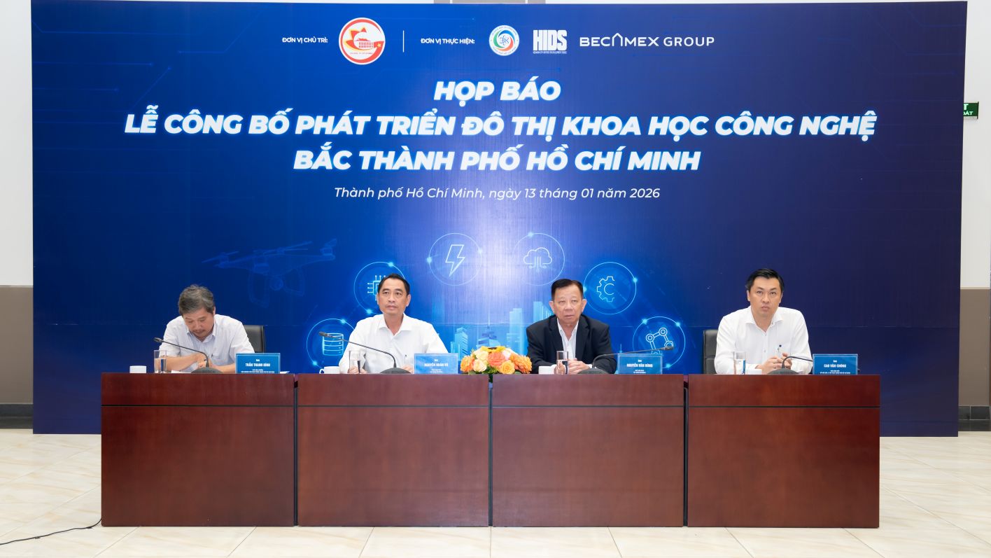 Hop bao ve le cong bo Do thi Khoa hoc Cong nghe - Bac TPHCM. Anh: Dinh Trong