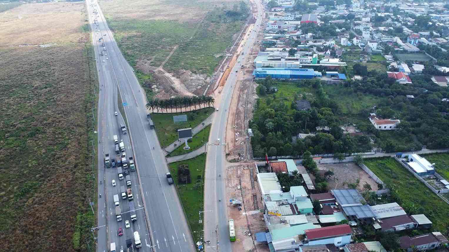 The Le Duan road upgrade and expansion project (National Highway 51A) is a vital axis in Long Thanh airport urban area, Dong Nai province. Photo: HAC