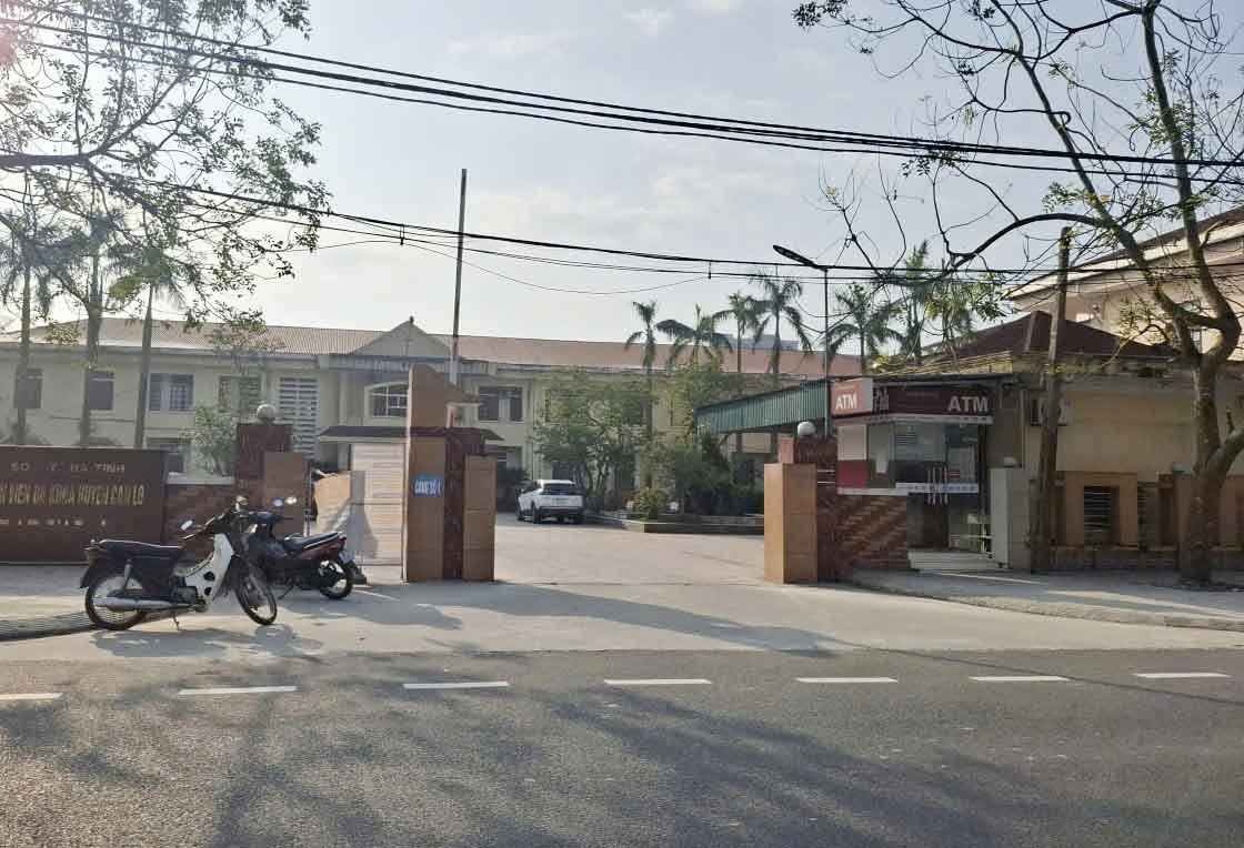 Trung tâm Y tế Can Lộc, nơi 130 cán bộ, nhân viên chưa được nhận phụ cấp theo Nghị định 05 năm 2023 của Chính phủ. Ảnh: Trần Tuấn.