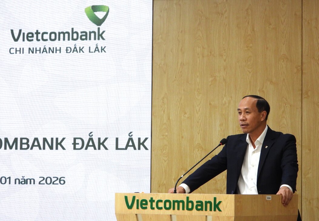 Ong Hoang Xuan Thanh - Pho Giam doc Vietcombank chi nhanh tinh Dak Lak phat bieu. Anh: Bao Trung