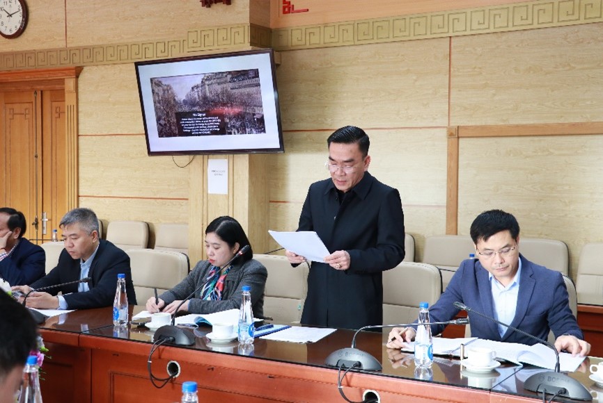 Ong Nguyen Luong Tam - Chu tich Cong doan Y te Viet Nam bao cao ket qua cong tac phoi hop giua Bo Y te va Cong doan Y te Viet Nam. Anh: Xuan Bach 