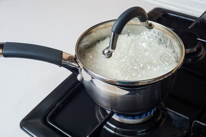 Expert warns about the health effects of gas stoves. Photo: Quoc Chung