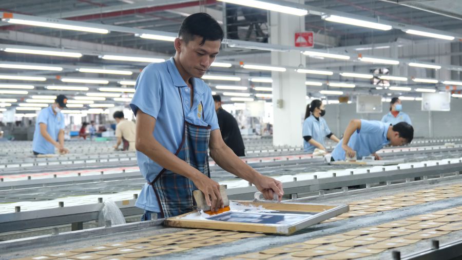 Workers at Long Giang Industrial Park, Dong Thap province race to produce near the Lunar New Year 2026. Photo: Phong Linh