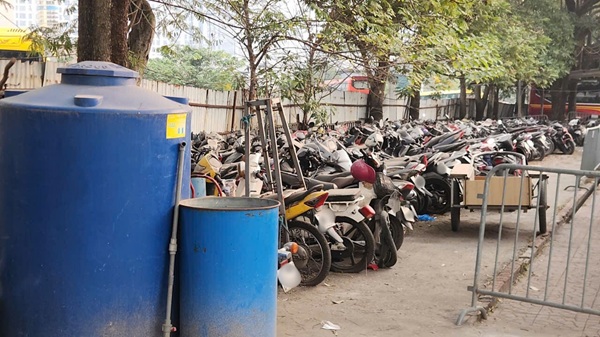 Lãng phí từ hàng vạn xe vi phạm bị bỏ quên tại bãi tạm giữ. Ảnh: Minh Hạnh 