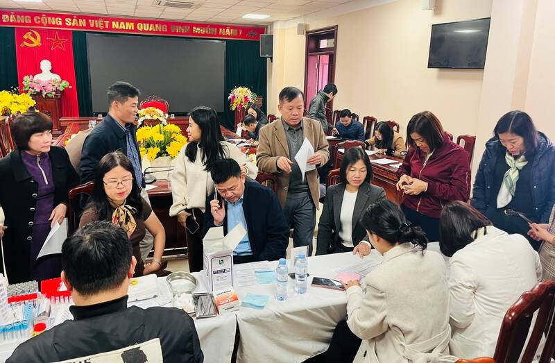 Thai Nguyen Labor Federation tests blood for union members. Photo: Thai Nguyen Trade Union