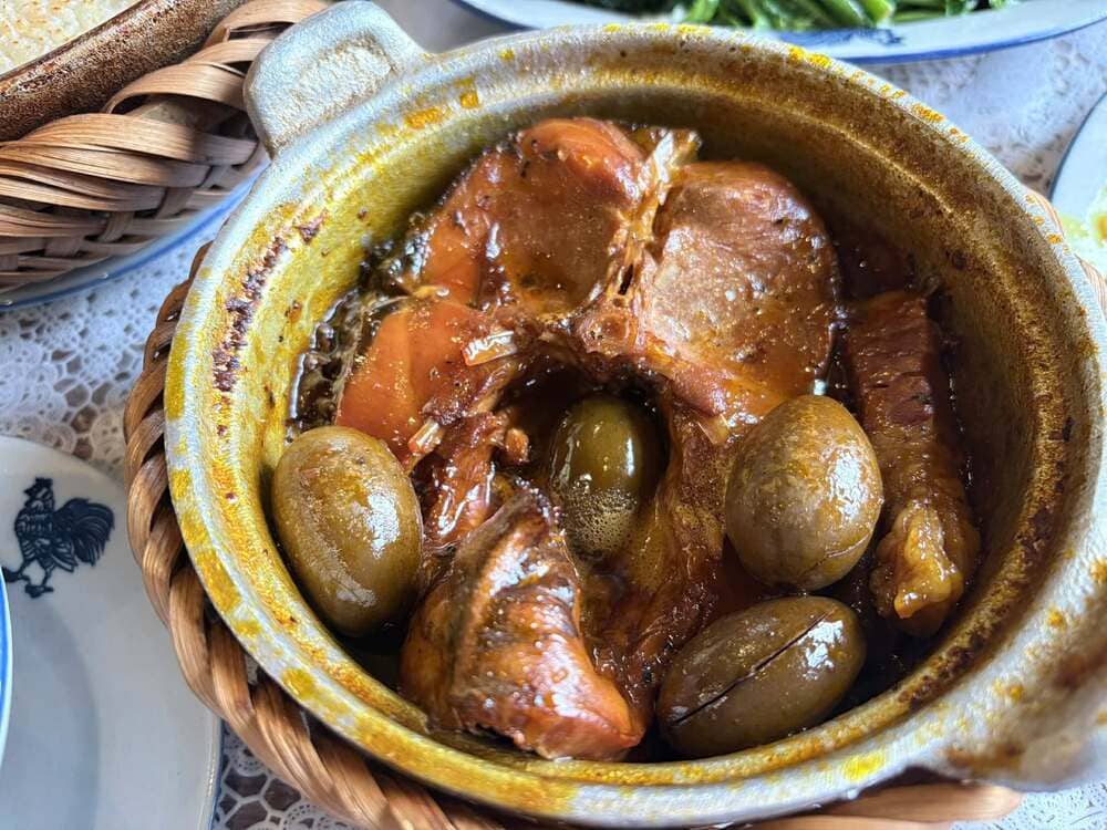 Le poisson braise au riz gluant est un plat facile a "manger" pendant les jours d'hiver froids. Photo: Mai Chau