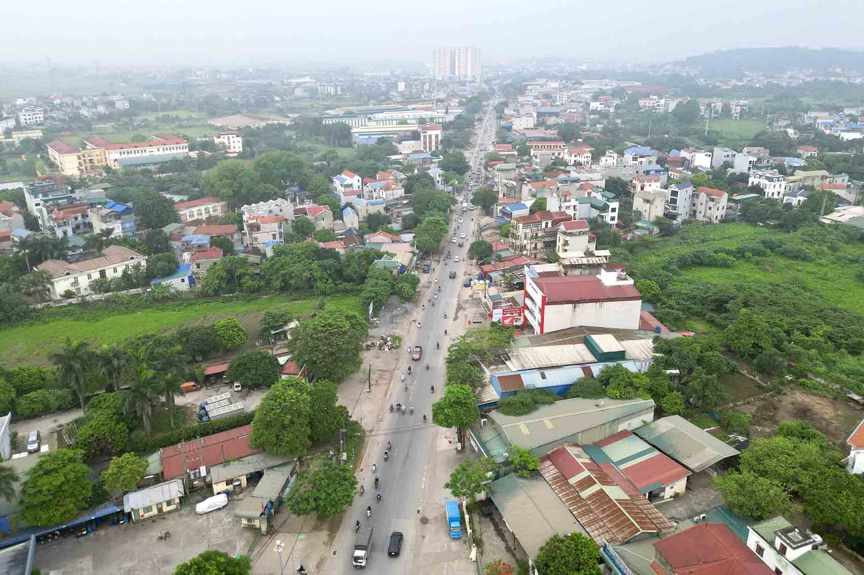 Chuong My Ward (Hanoi) is implementing land acquisition for site clearance to expand National Highway 6. Photo: Song Huu