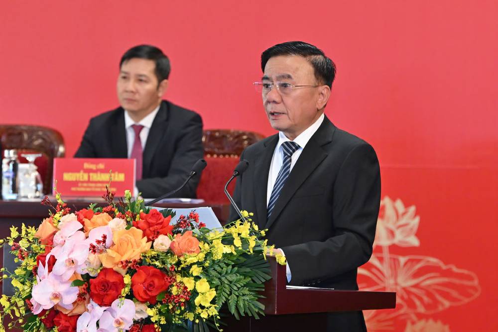 Politburo Member, Standing Secretary of the Secretariat Tran Cam Tu speaks at the opening ceremony of the Press Center of the 14th Party Congress. Photo: Duy Linh