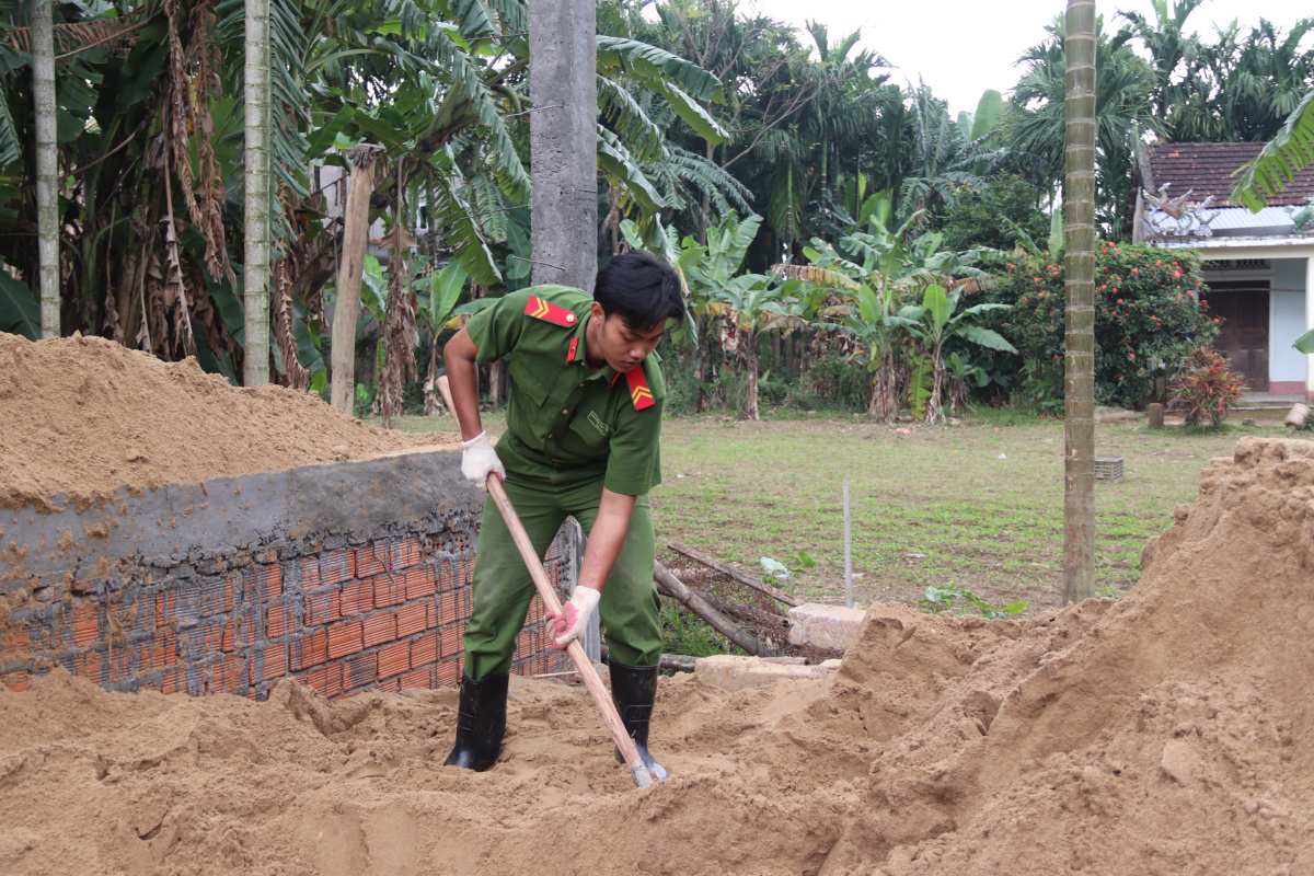 Many young police officers participate in the Quang Trung Campaign. Photo: Nguyen Linh