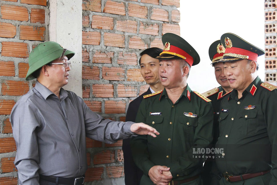 Deputy Prime Minister Ho Quoc Dung inspects the progress of the "Quang Trung Campaign" in Gia Lai on January 12. Photo: Hoai Phuong