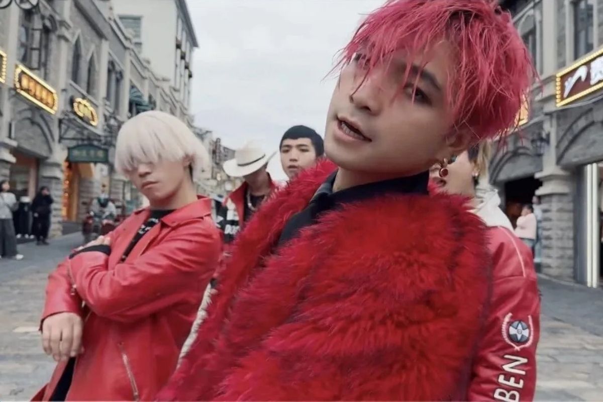 Nhom “BigBang Van Nam” tro thanh hien tuong mang. Anh: cat video