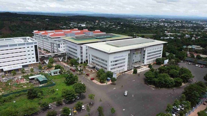 Bệnh viện Đa khoa vùng Tây Nguyên lên tiếng vụ bảo vệ khóa ôtô người dân