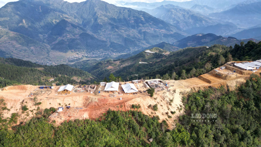 From the top of San Tra, you can see the entire new resettlement area. Photo: Hung Cuong